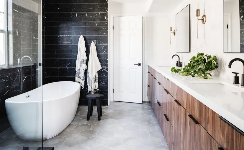 Slide of Avid Construction