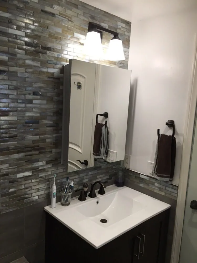 Slide of Avid Construction