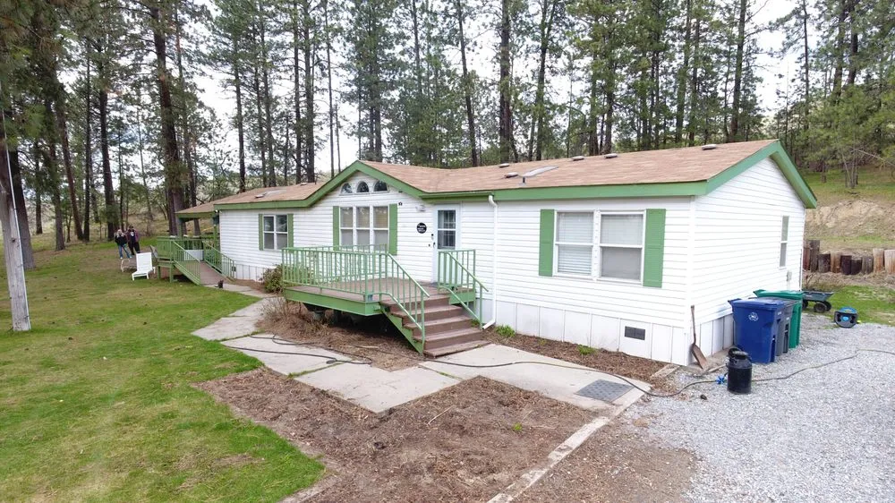 Slide of Avidus Roofing