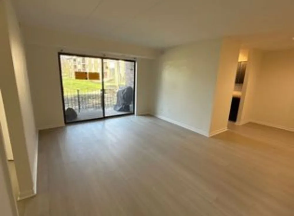 Slide of AXIOM Contractors