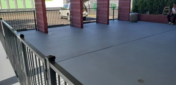 Az roofing and paving Logo