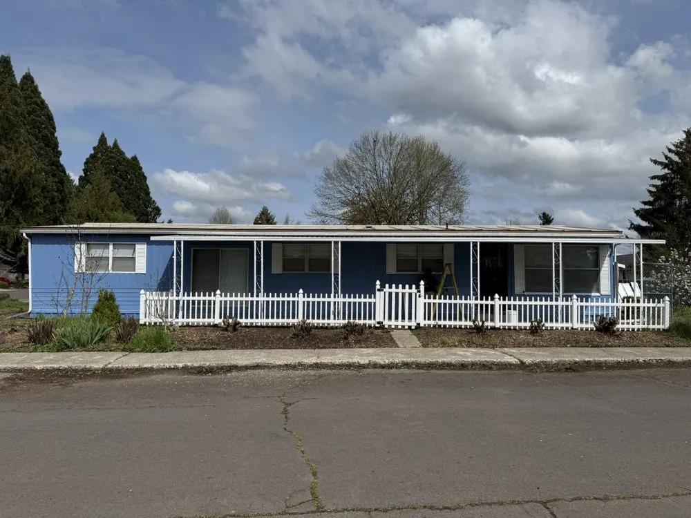 Slide of Azteca Construction