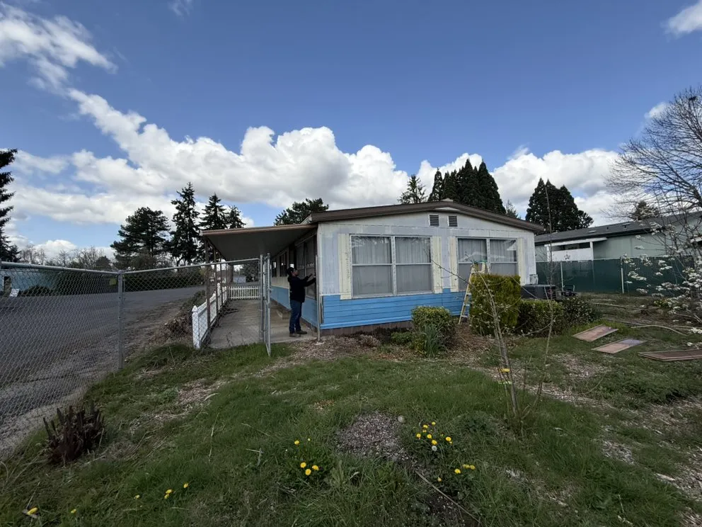 Slide of Azteca Construction