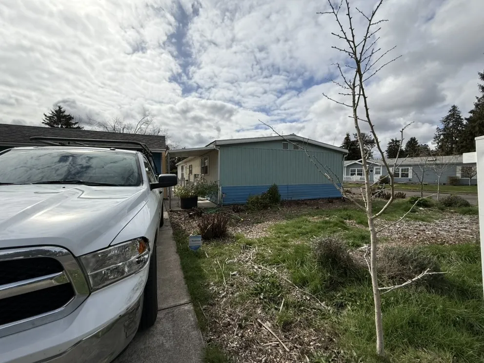 Slide of Azteca Construction