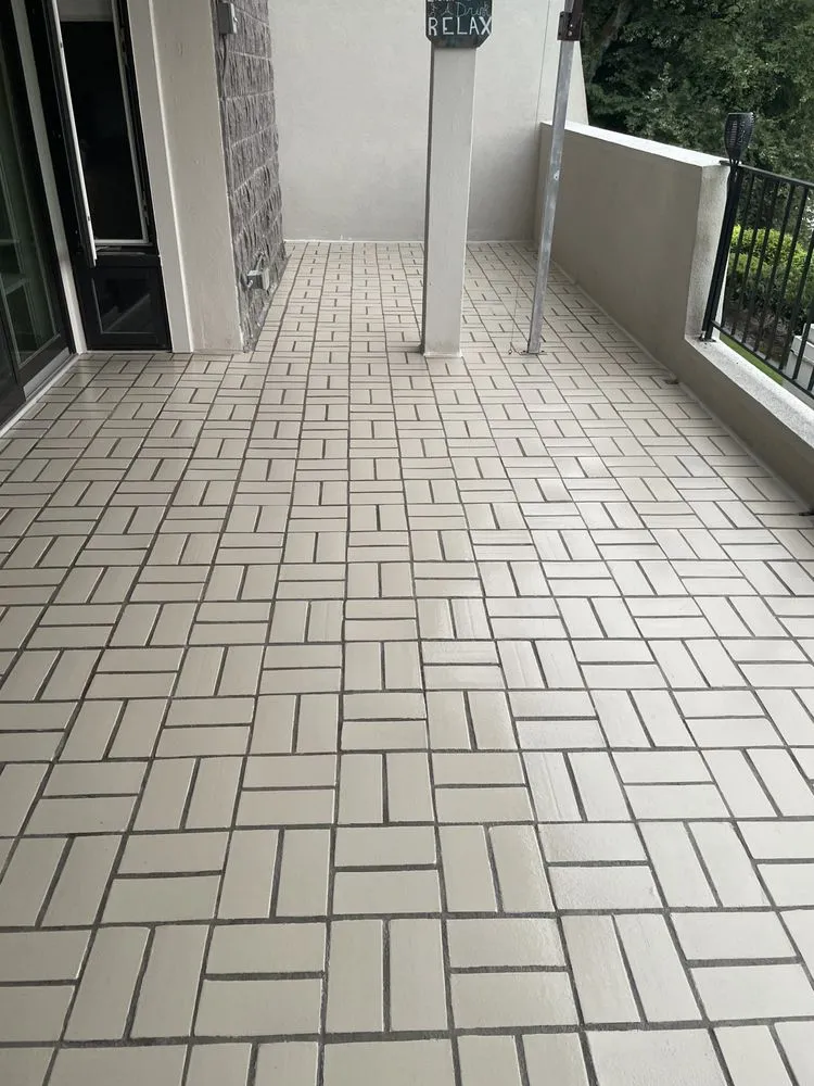 Slide of Azteca Construction