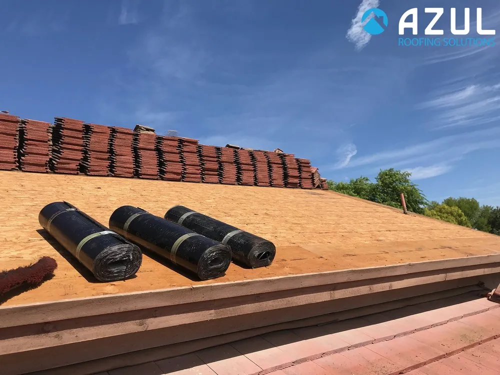 Slide of Azul Roofing Solutions