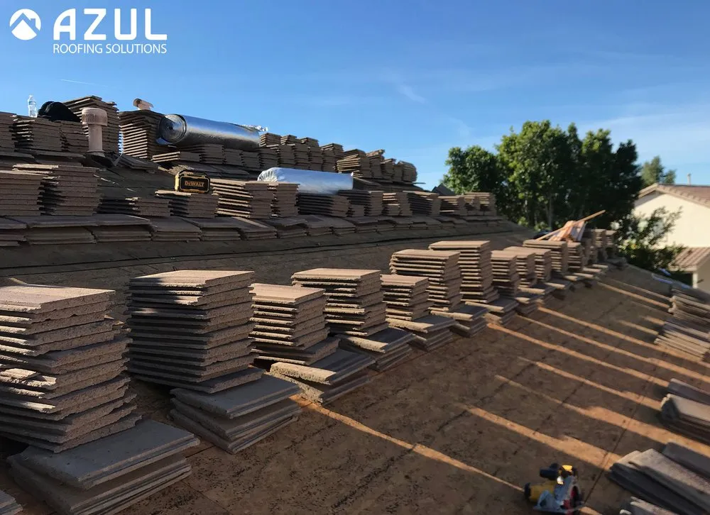 Slide of Azul Roofing Solutions