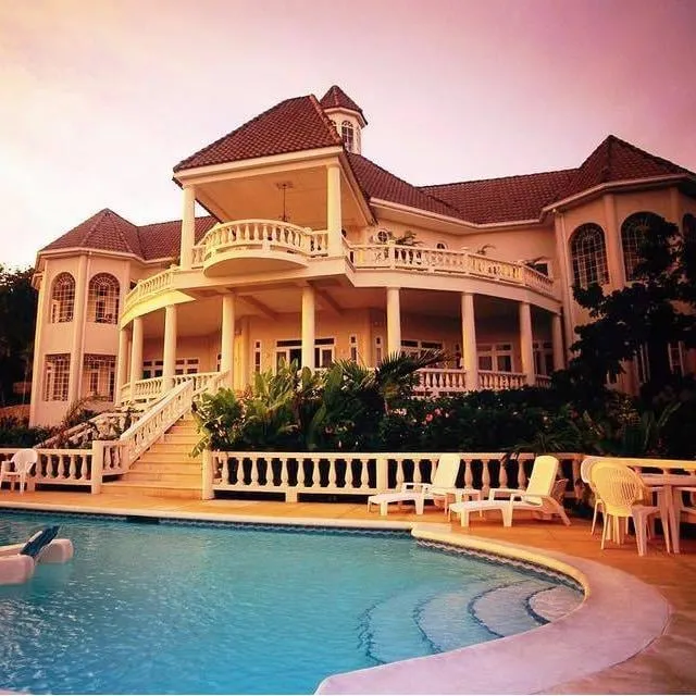 Slide of Azure Construction & Roofing