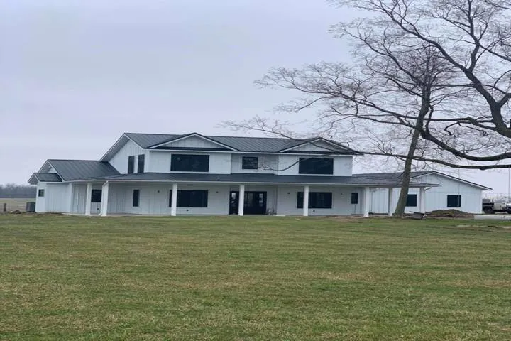 Slide of B & B Roofing & Construction