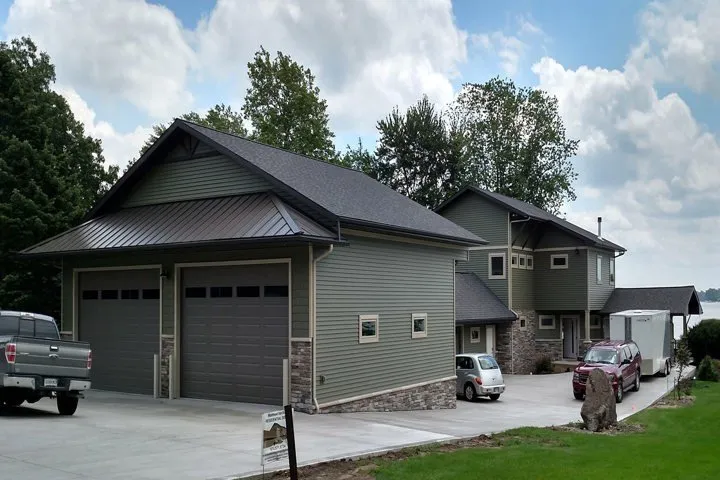 Slide of B & B Roofing & Construction