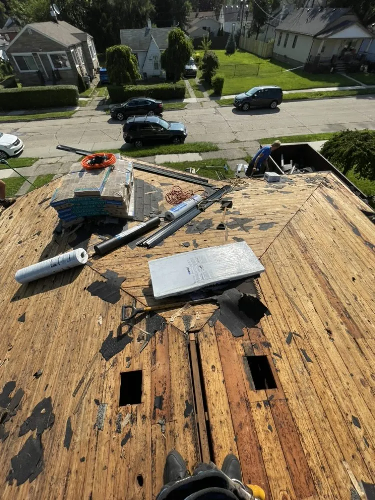 Slide of B & Ts Home Improvement