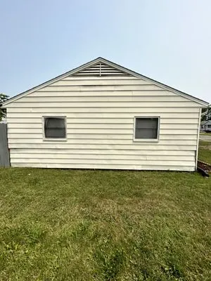 B & W Construction Logo