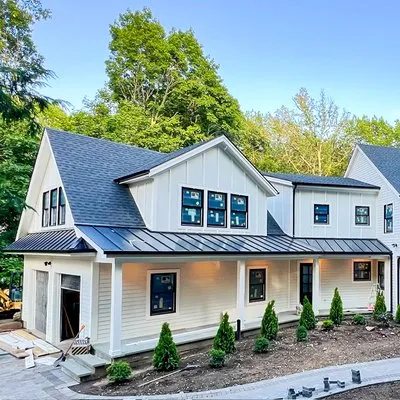 B8 Master Build Logo