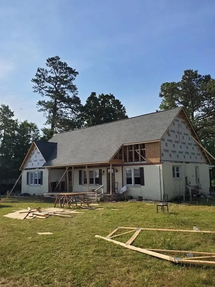 Top-rated shingle roofing service with free inspection in Kenansville, NC by Badger Construction & Roofing