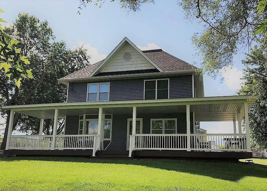 Slide of Badgerland Exteriors & Solar