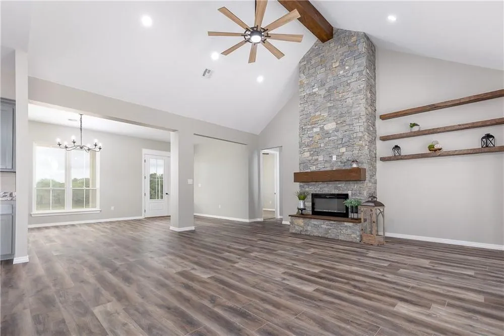 Slide of Bailey's Roofing & Construction