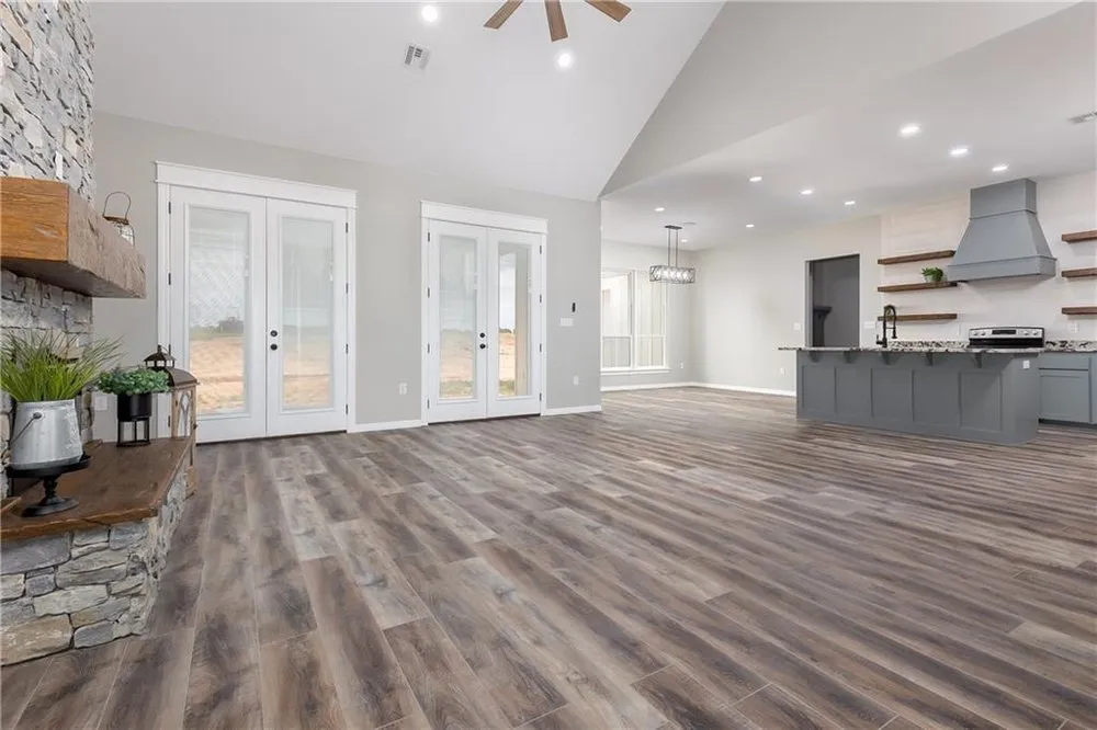 Slide of Bailey's Roofing & Construction