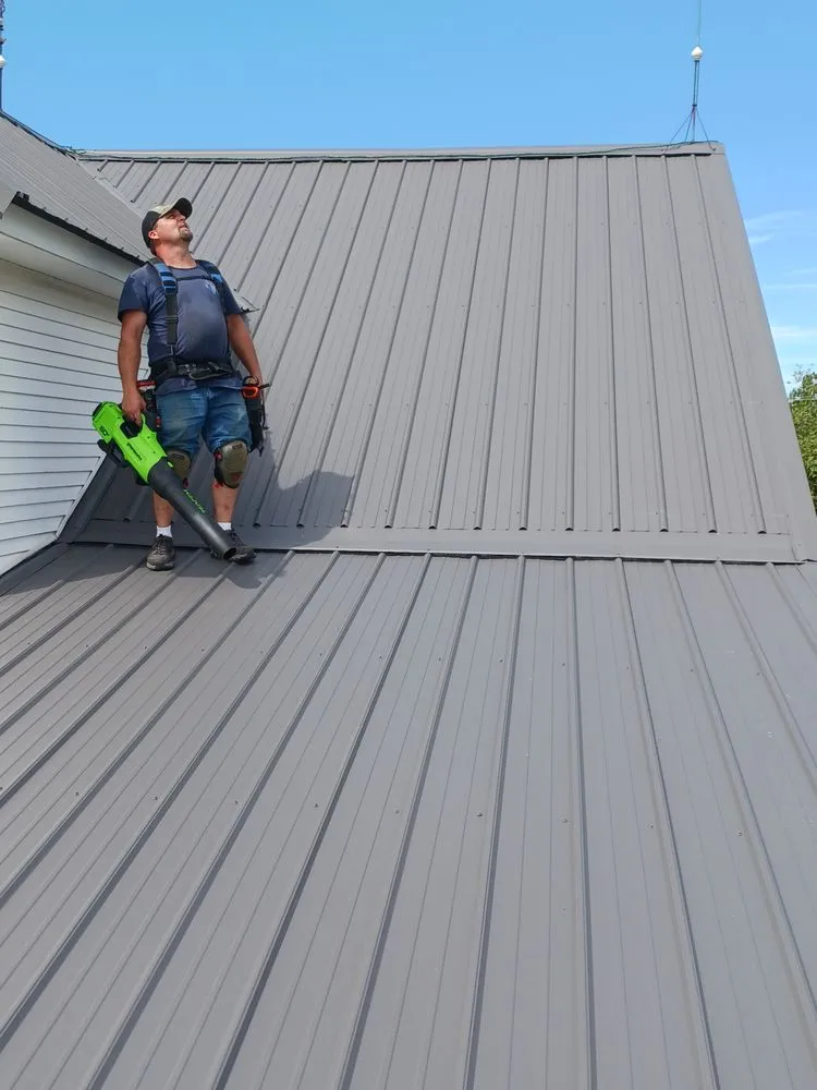Slide of Baker’s Roofing And Repair