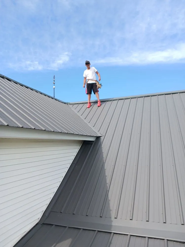 Slide of Baker’s Roofing And Repair