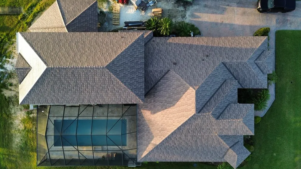 Licensed roof leak repair with free inspection in St. Petersburg, FL by Baldwin Roofing Company
