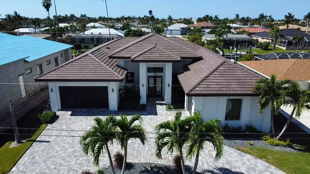 Licensed metal roofing installation experts serving St. Petersburg, FL - Baldwin Roofing Company