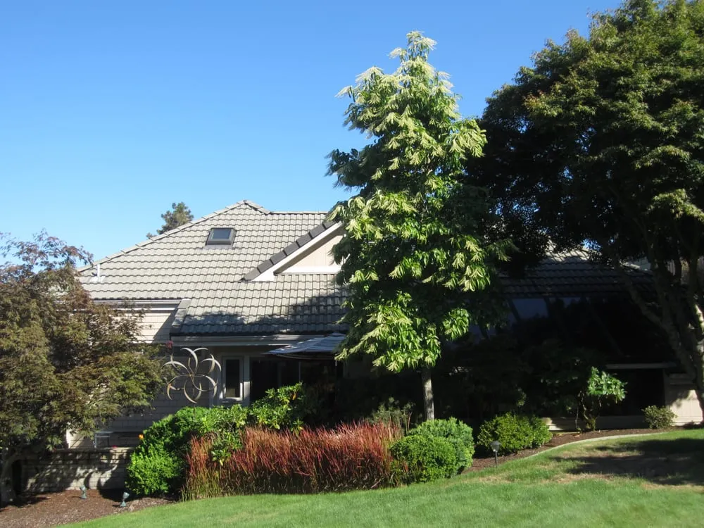 Slide of Banner Roofing