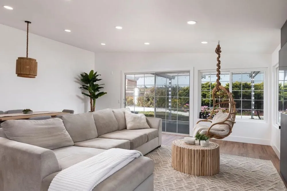 Slide of Baraca Remodeling