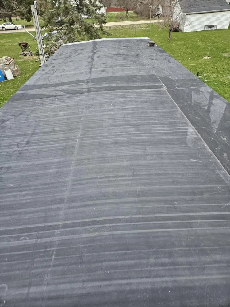 Licensed roof leak repair with free inspection in Hubbardston, MI by Barker's Roofing