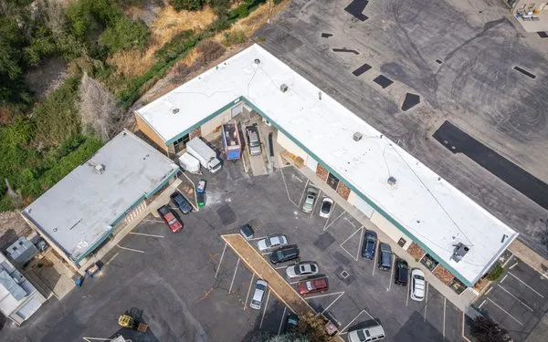 Bartlett Roofing Logo