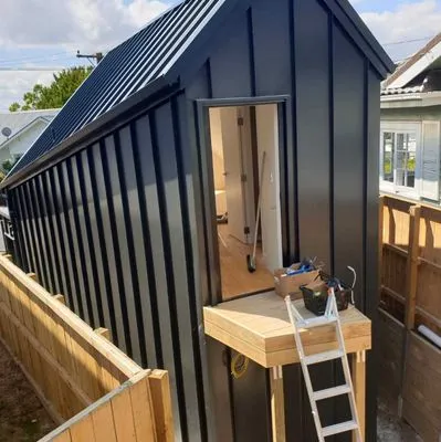 Barton Hills Roofing Logo