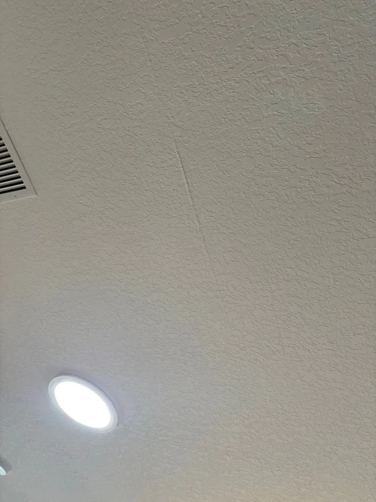 Licensed residential roofing service with free inspection across Oxford, FL - Batterbee Roofing
