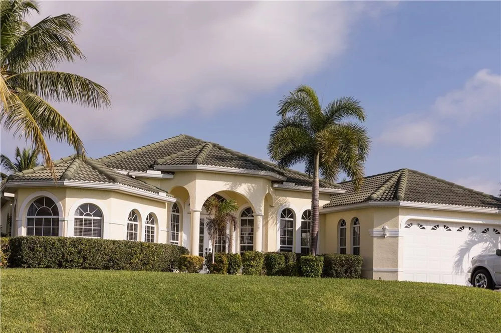 Emergency roof installation in Oxford, FL by Batterbee Roofing