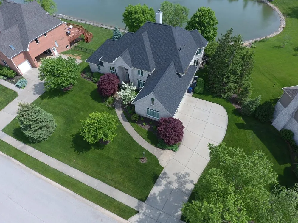 Licensed roof leak repair experts serving Oaklandon, IN - Bauerle Roofing