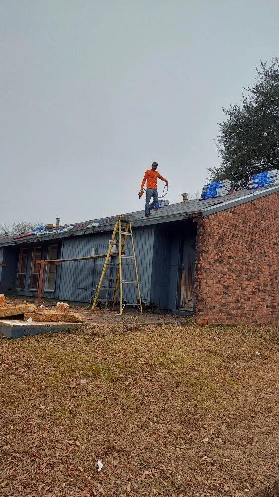 Slide of B&B Carpentry & Roofing