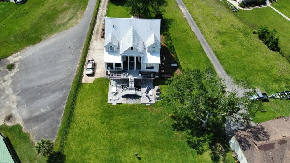 Slide of B&B Roof & Gutter