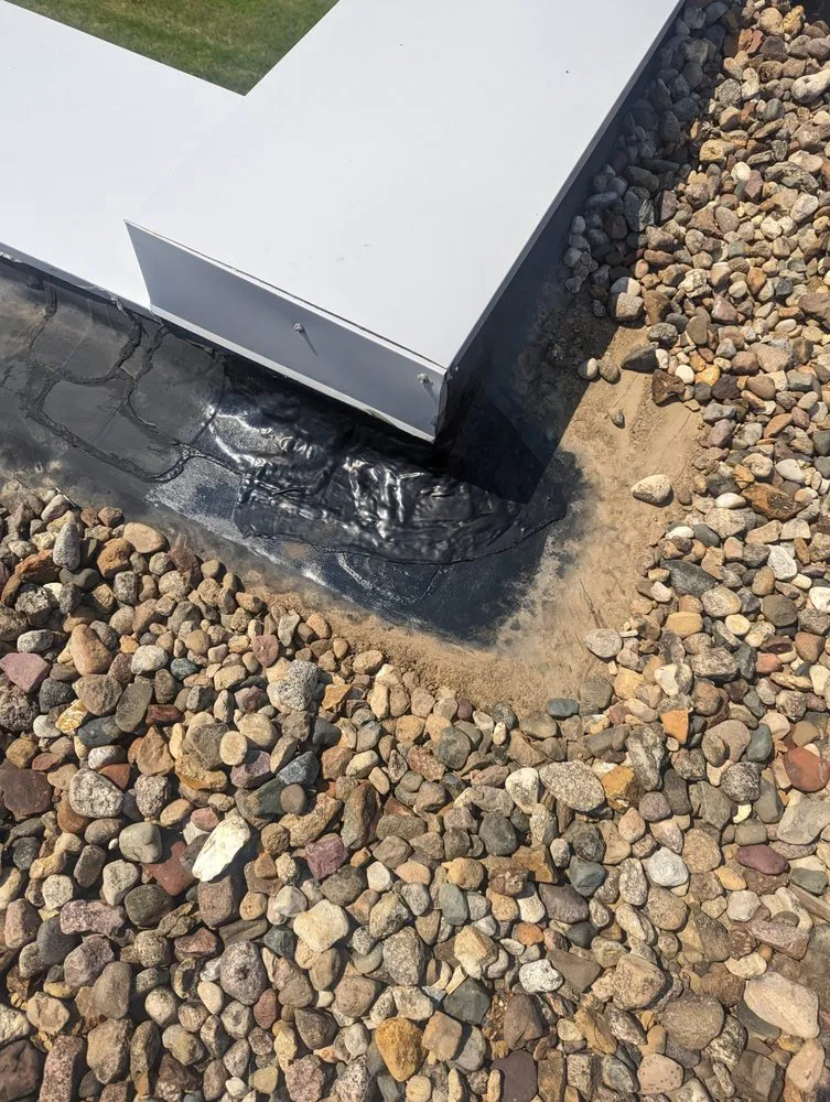 Slide of B&B Roofing