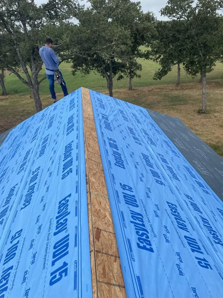 Slide of Bbenitez Roofing