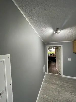 B&E Construction Logo