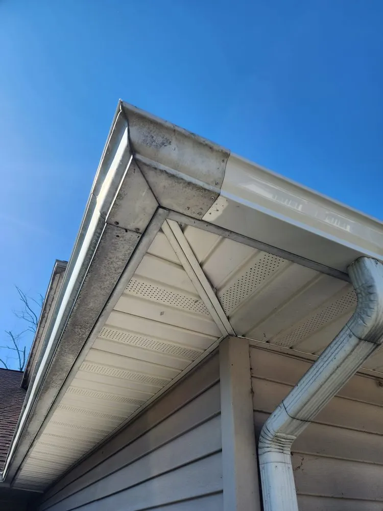 Emergency roof repair in Sciota, PA by Bear & Sesame