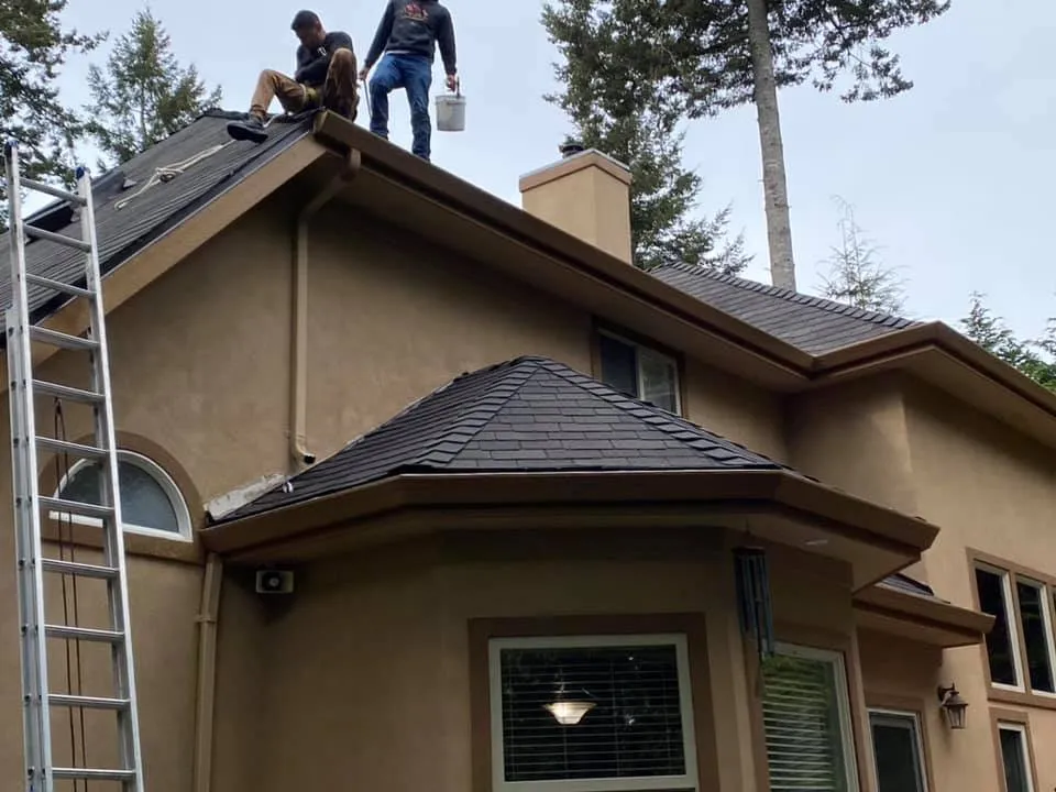 Slide of Bee Roofing and Exteriors