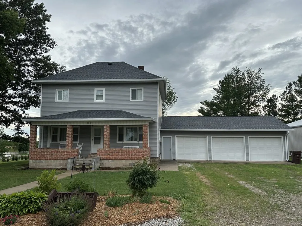 Slide of Bee Roofing and Exteriors