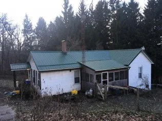 Slide of Beechy's Roofing