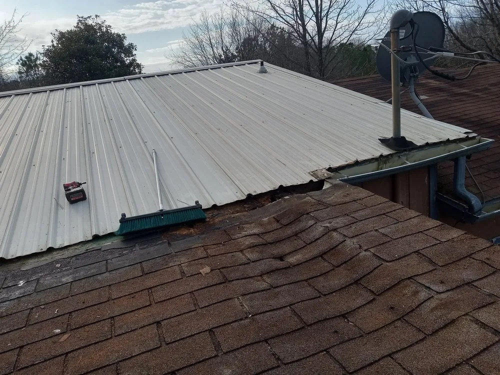 Expert flat roof repair in Brookport, IL by Bell Smith Construction