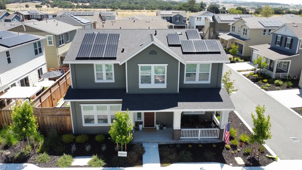 Slide of Bella Hem Solar and Roofing