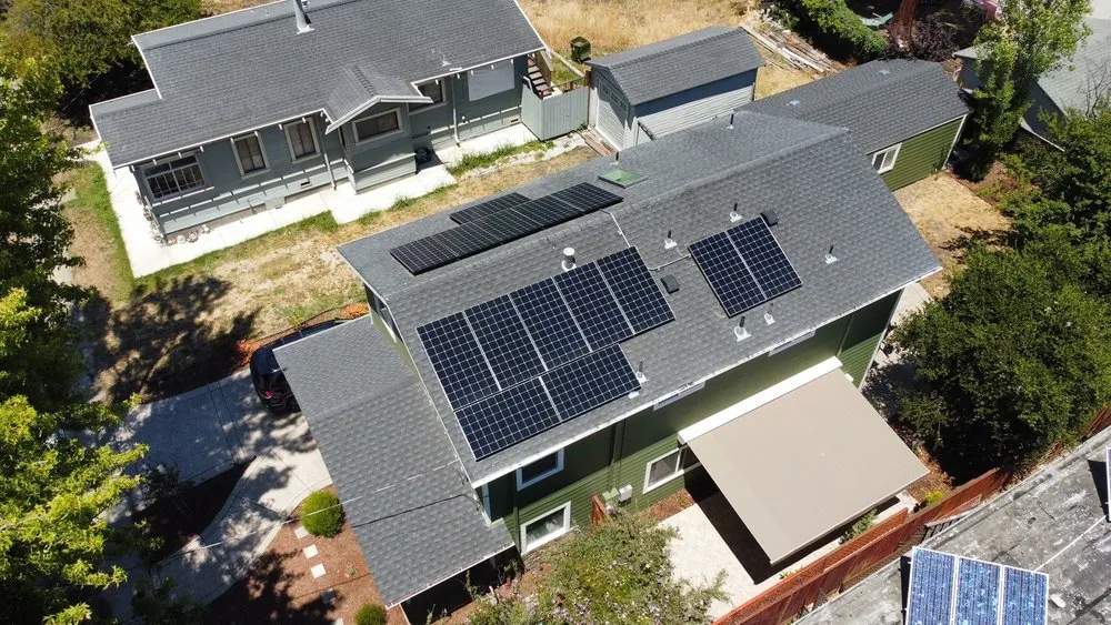 Slide of Bella Hem Solar and Roofing