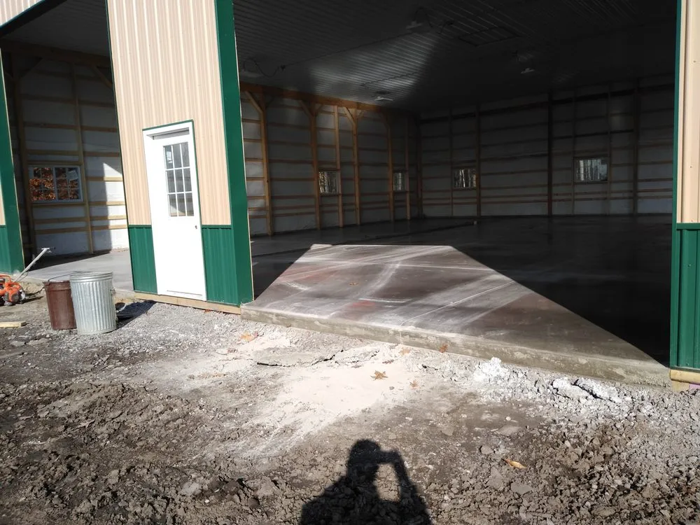 Slide of Bellas Builders & More