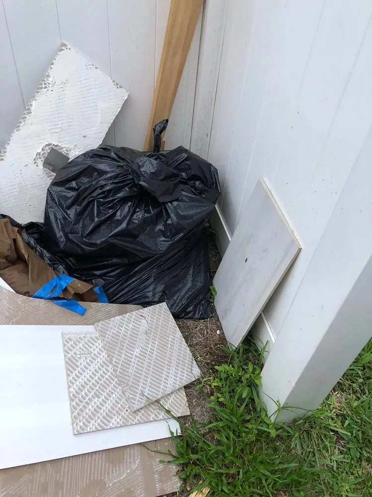 Slide of Bella's Dad Does It All