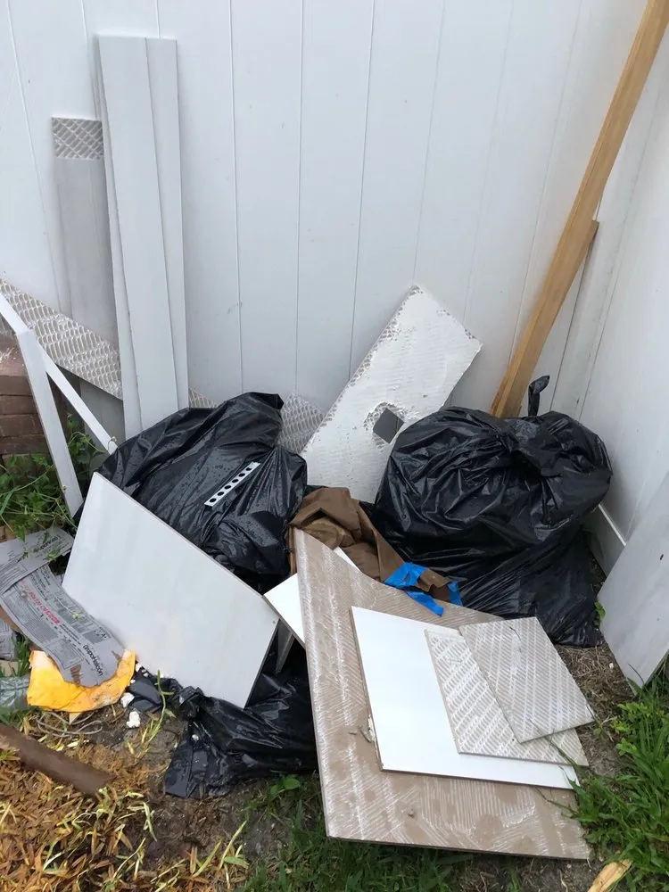 Slide of Bella's Dad Does It All