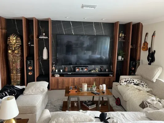 Bella's Dad Does It All Logo