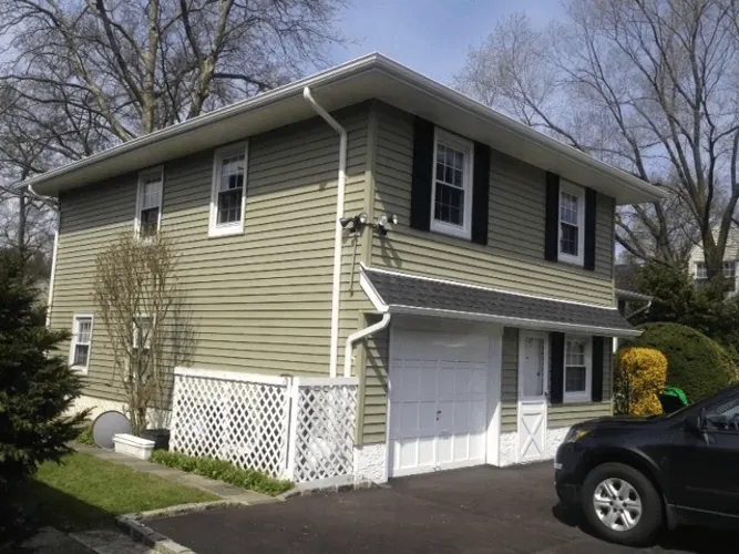 Slide of Bellerose Roofing & Siding